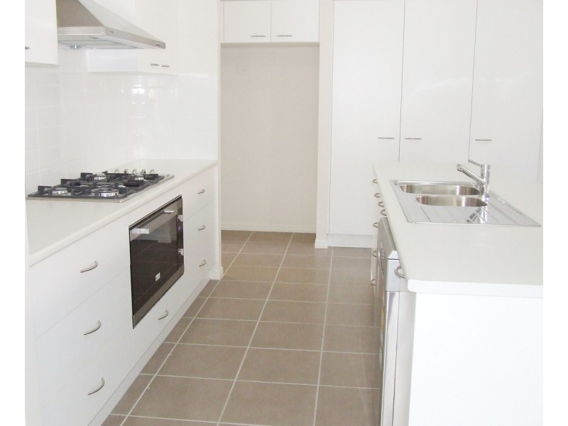 9 Knightsbridge Street, Oxley QLD 4075