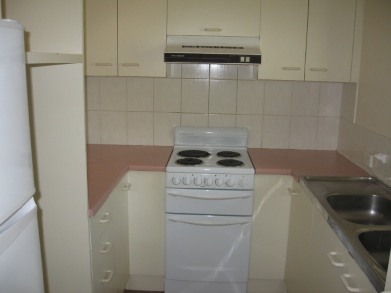 4/222 Sir Fred Schonell Drive, St Lucia QLD 4067
