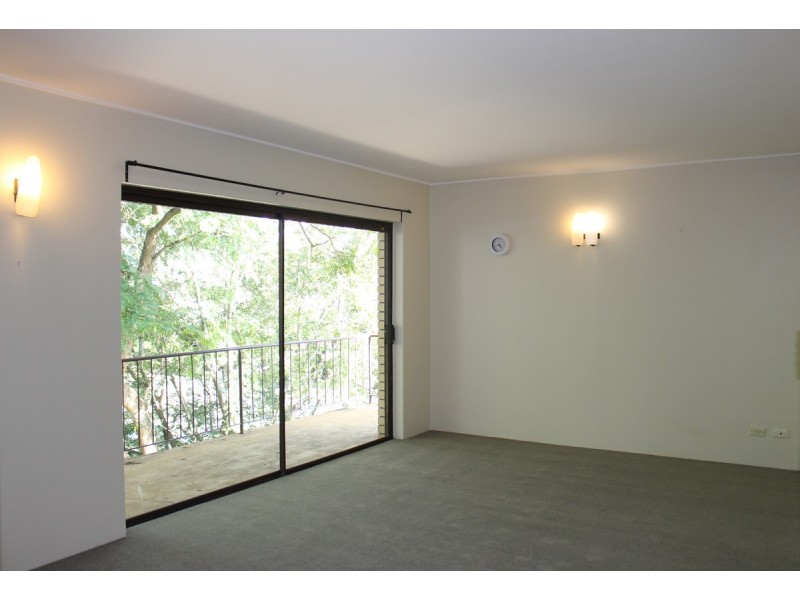 4/222 Sir Fred Schonell Drive, St Lucia QLD 4067