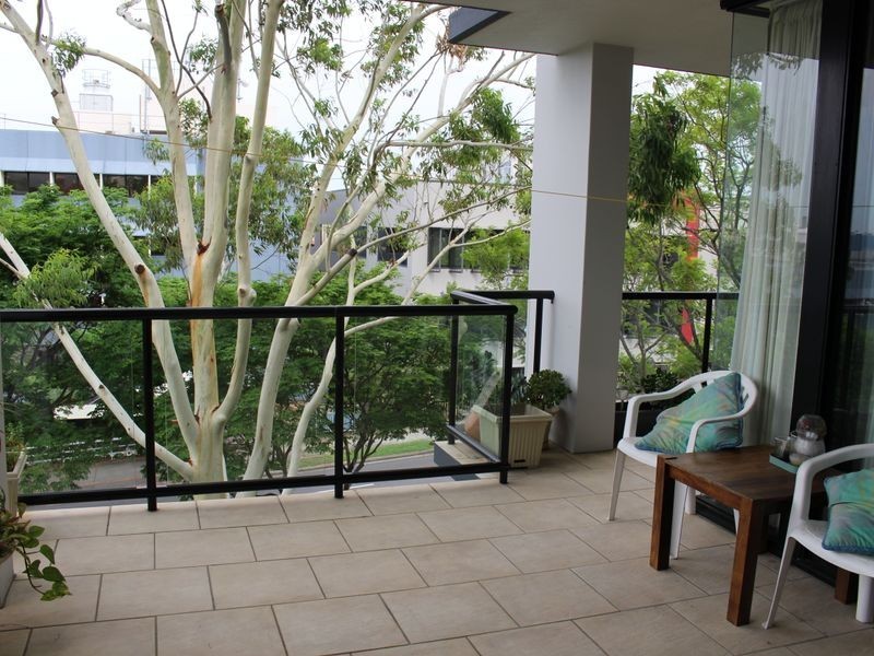 21/26 Holland Street, Toowong QLD 4066