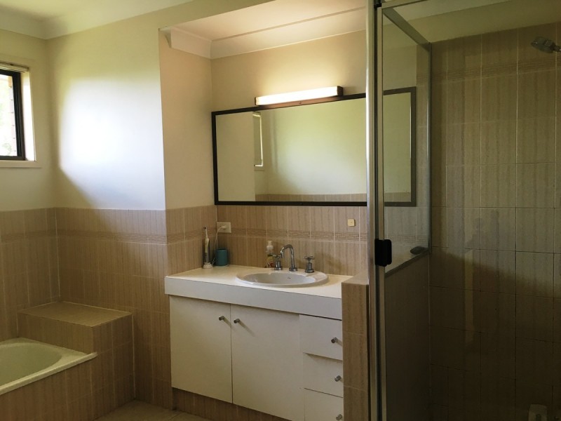 60 Disraeli Street, Indooroopilly QLD 4068