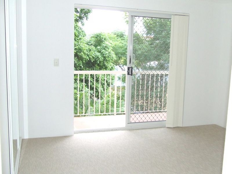 4/45 Mitre Street, St Lucia QLD 4067