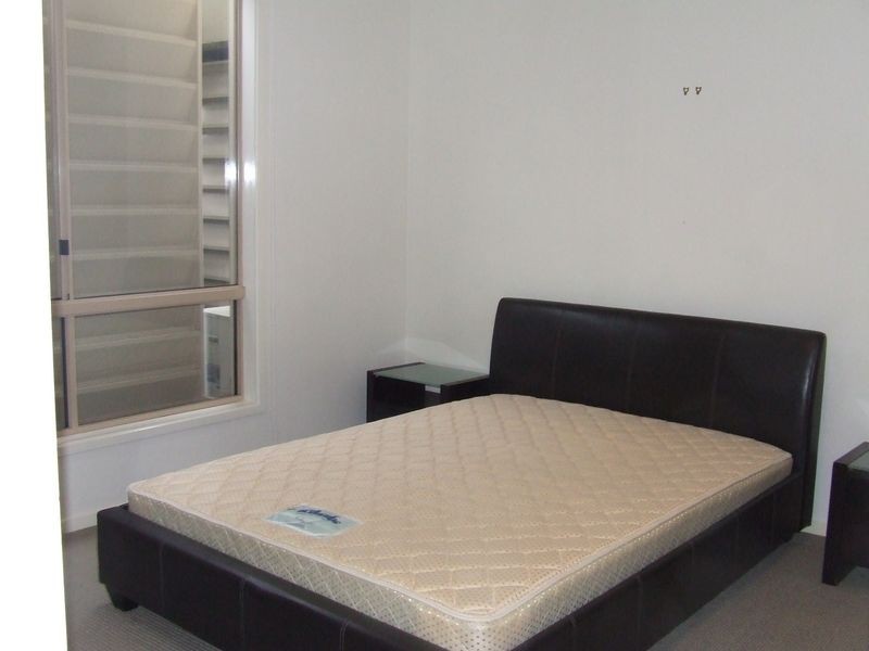 1/76 Durham Street, St Lucia QLD 4067