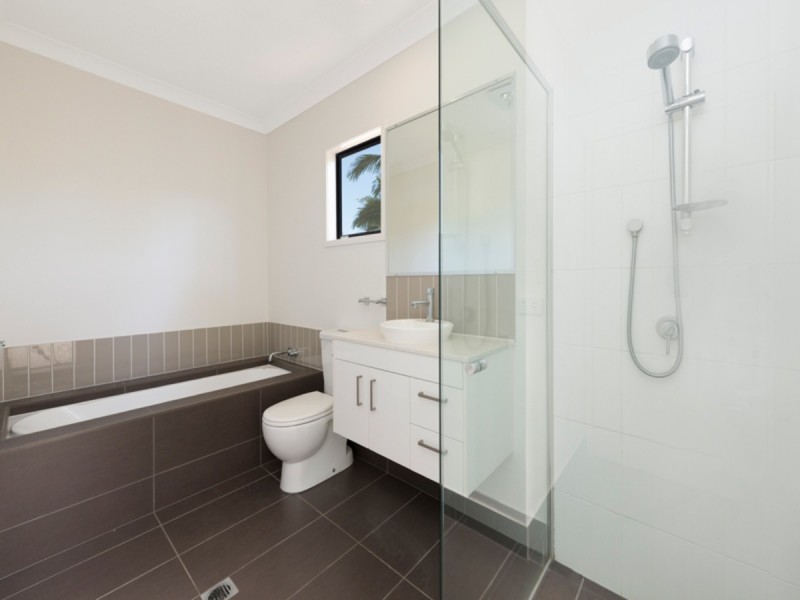 5 Royena Court, Indooroopilly QLD 4068