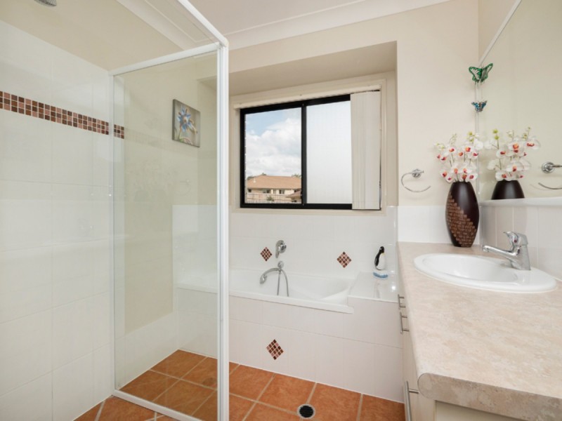 71 Lagoon Crescent, Bellbowrie QLD 4070