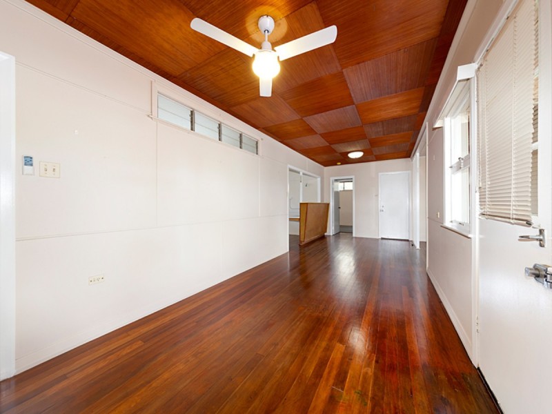 7 Edson Street, Kenmore QLD 4069