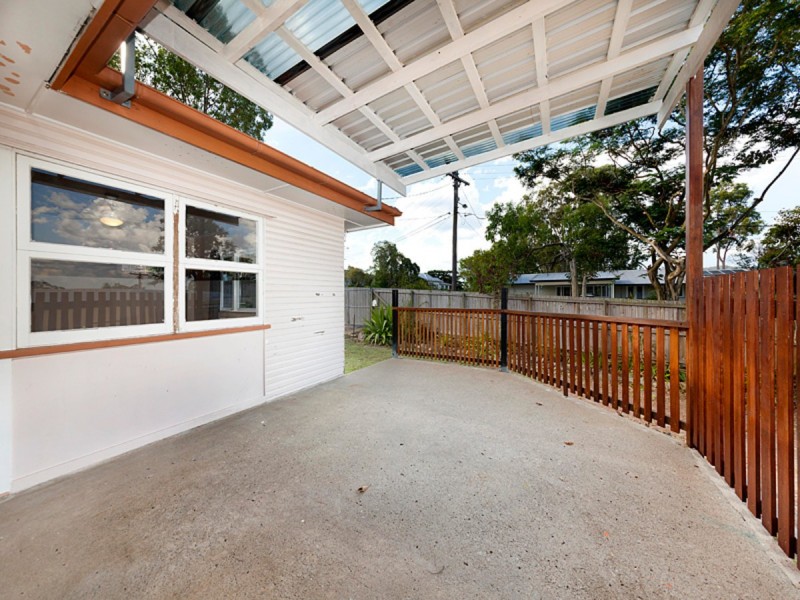 7 Edson Street, Kenmore QLD 4069