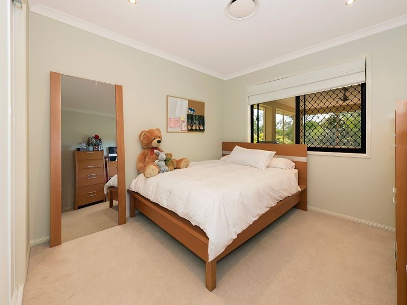 7 Tulipwood Place, Moggill QLD 4070