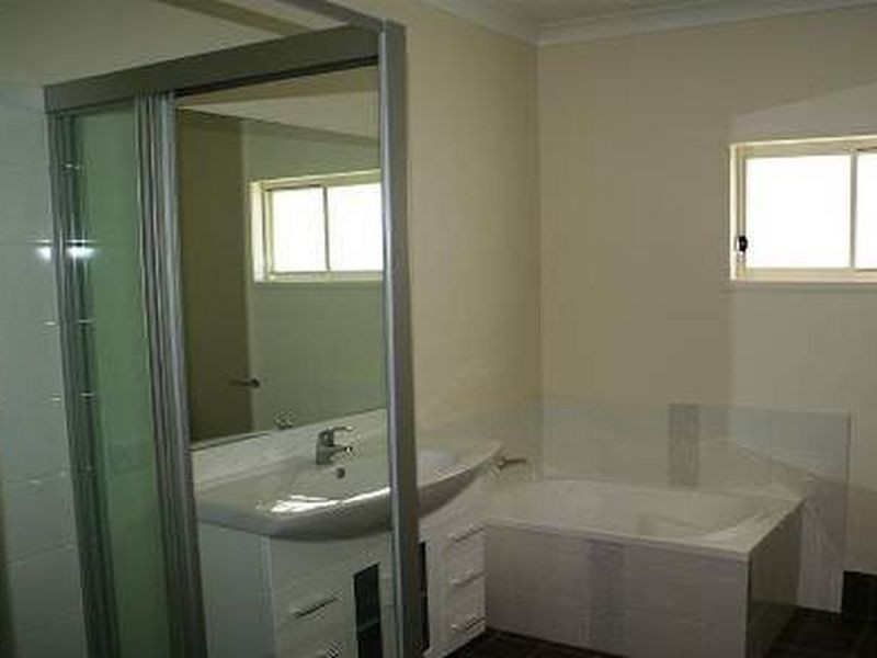 102 Boundary Road, Indooroopilly QLD 4068