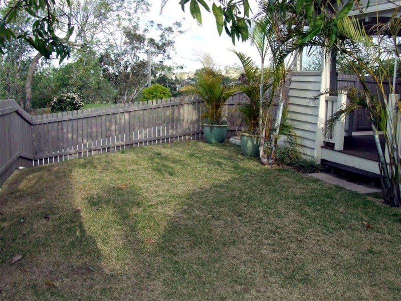 12 Stanley Terrace, Taringa QLD 4068