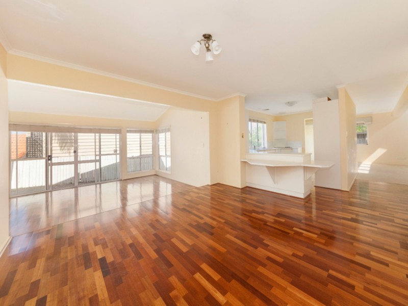 1 Hakea Crescent, Chapel Hill QLD 4069