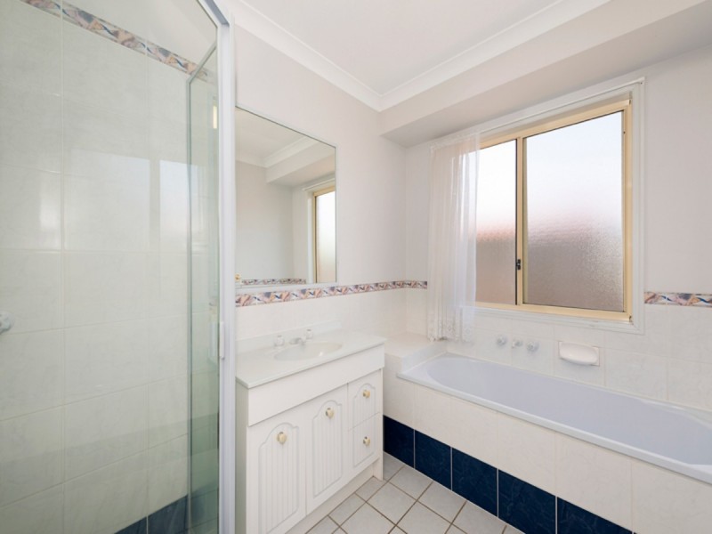 4 Lisadell Court, Moggill QLD 4070