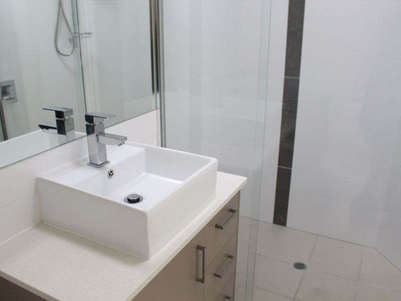 4/118 Carmody Road, St Lucia QLD 4067