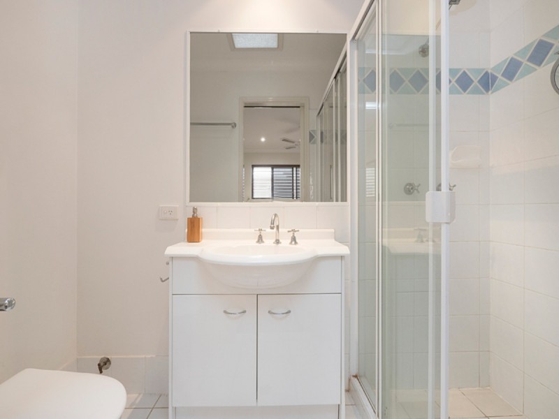 6/11 Holland Street, Toowong QLD 4066