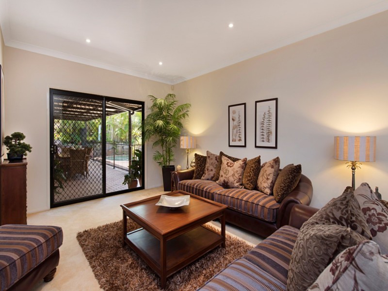 15 Glenwood Place, Moggill QLD 4070