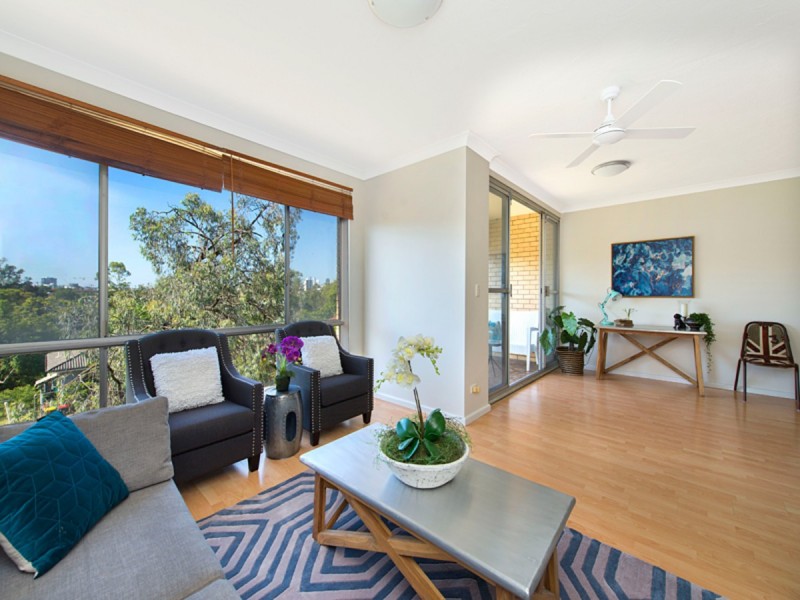 4/52 Sisley Street, St Lucia QLD 4067