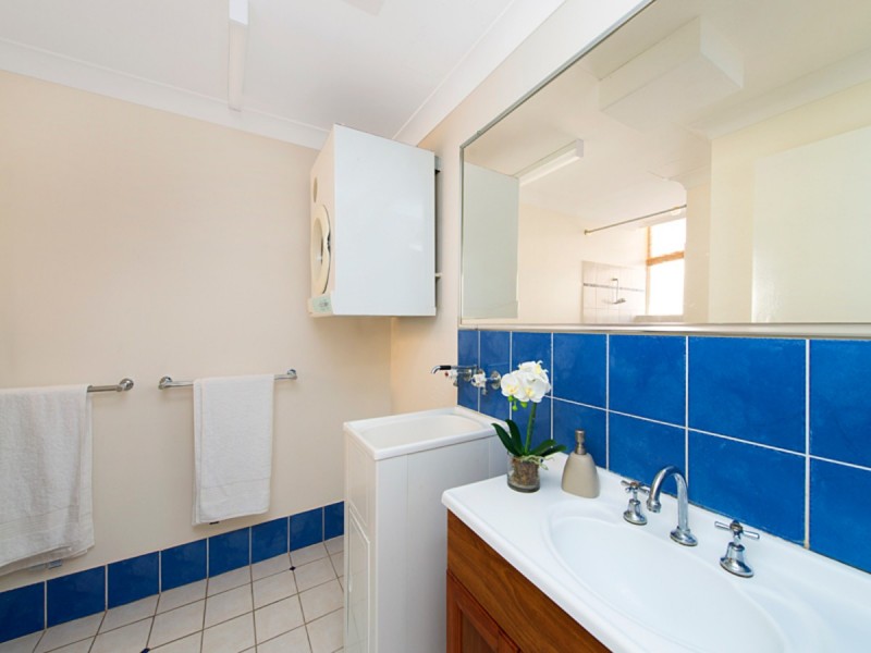 4/52 Sisley Street, St Lucia QLD 4067