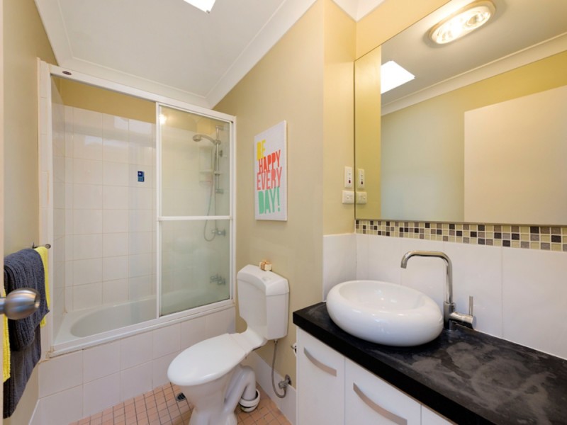 2/11 Lucinda Street, Taringa QLD 4068