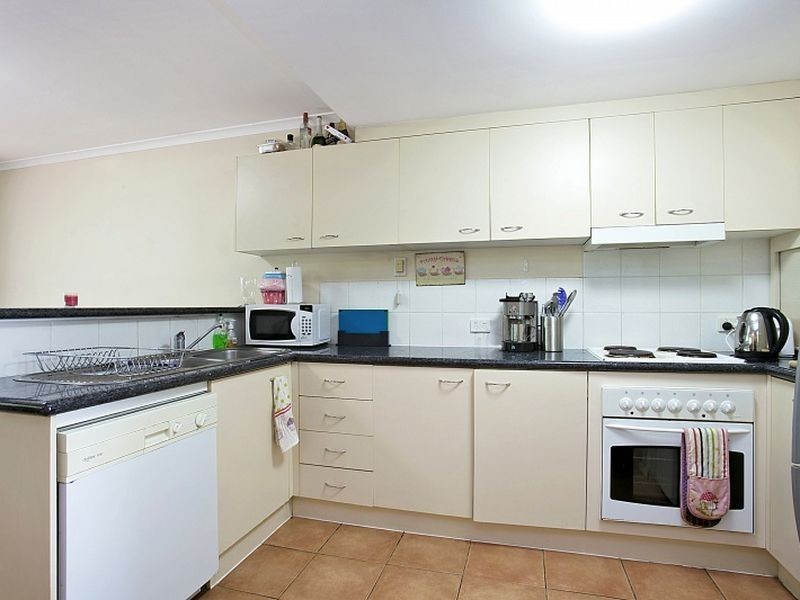 2/36 Soudan Street, Toowong QLD 4066