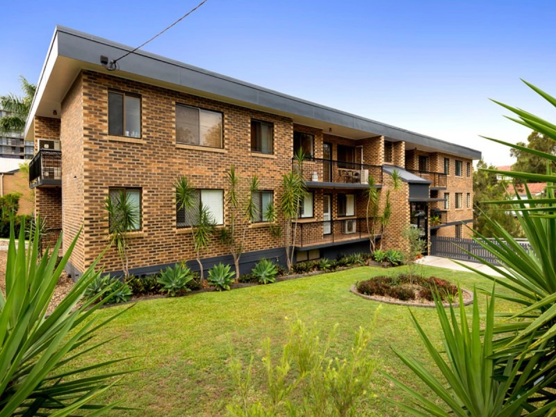 8/42 Sir Fred Schonell Drive, St Lucia QLD 4067