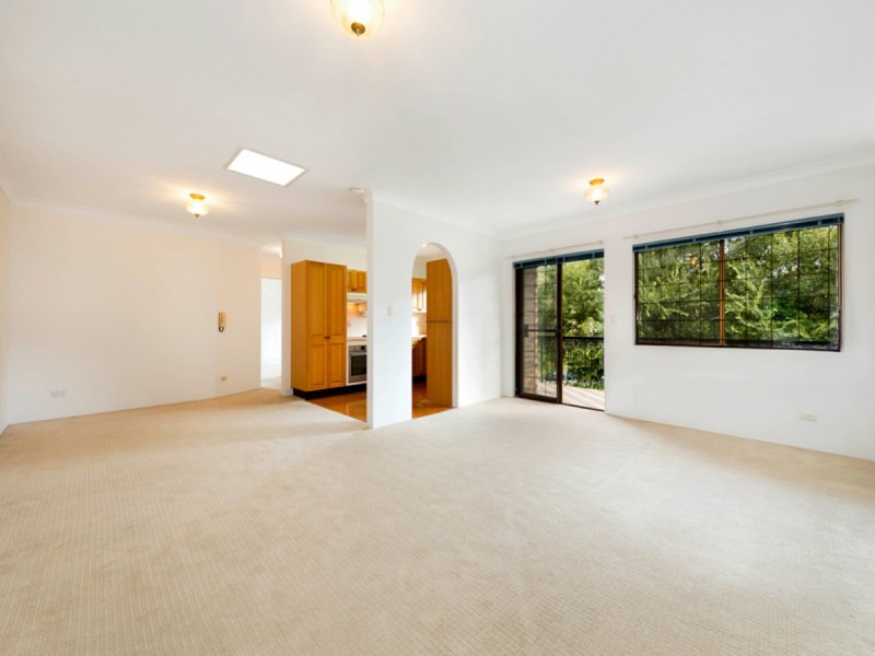 8/42 Sir Fred Schonell Drive, St Lucia QLD 4067