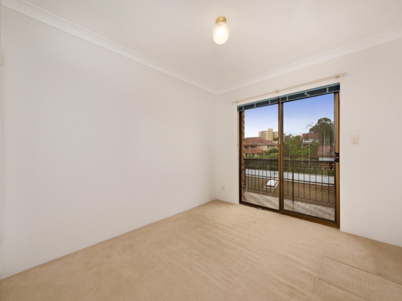 8/42 Sir Fred Schonell Drive, St Lucia QLD 4067