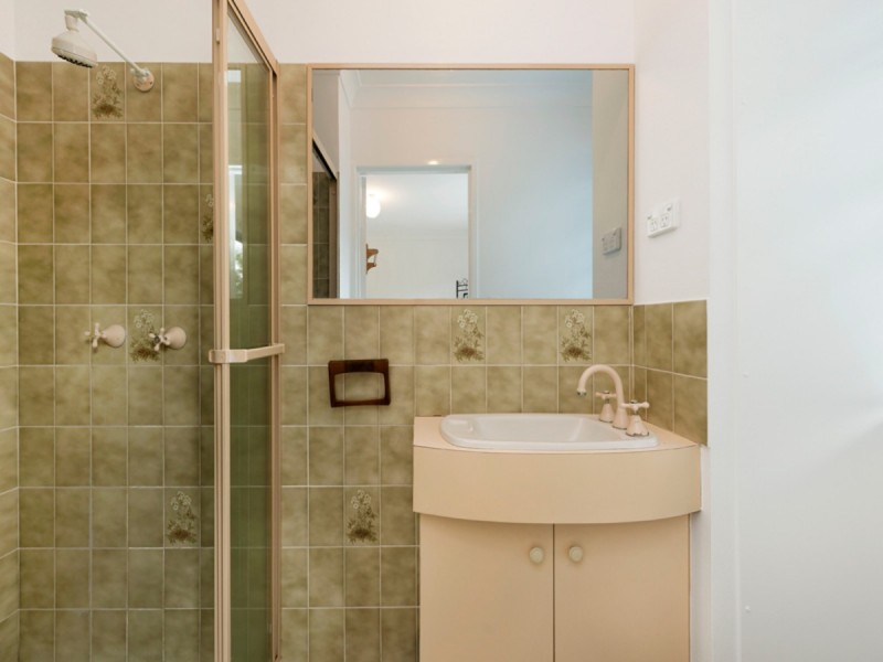 8/42 Sir Fred Schonell Drive, St Lucia QLD 4067