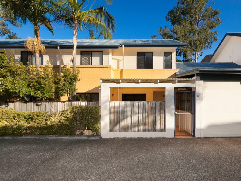 8/122 Central Avenue, Indooroopilly QLD 4068