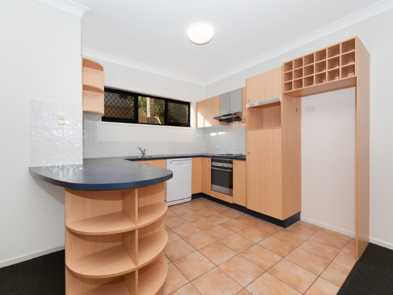 8/122 Central Avenue, Indooroopilly QLD 4068