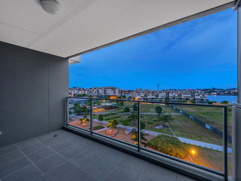 99/27 Cunningham Street, Newstead QLD 4006