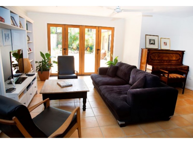 28 Harefield Street, Indooroopilly QLD 4068