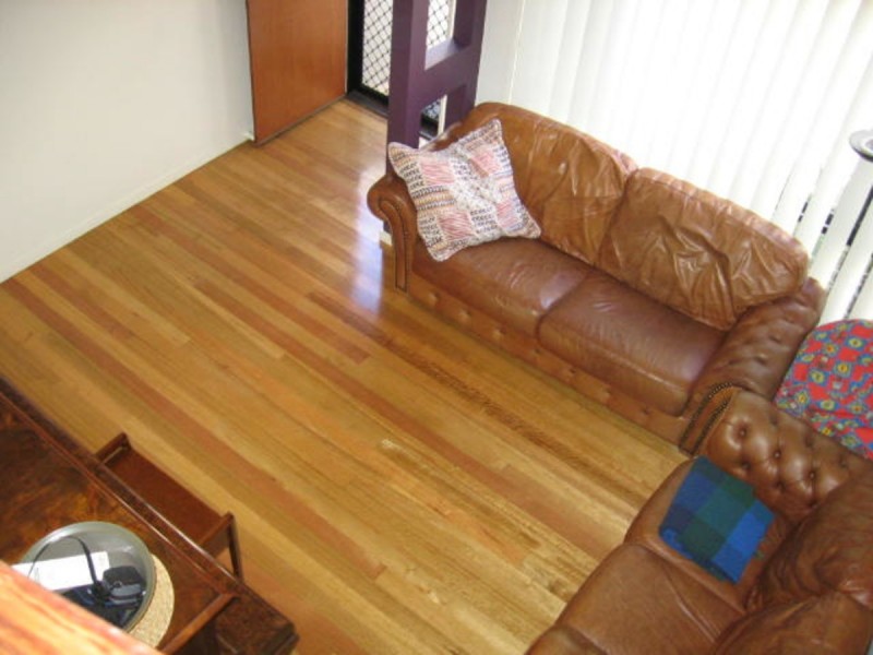 38 Raven Street, St Lucia QLD 4067