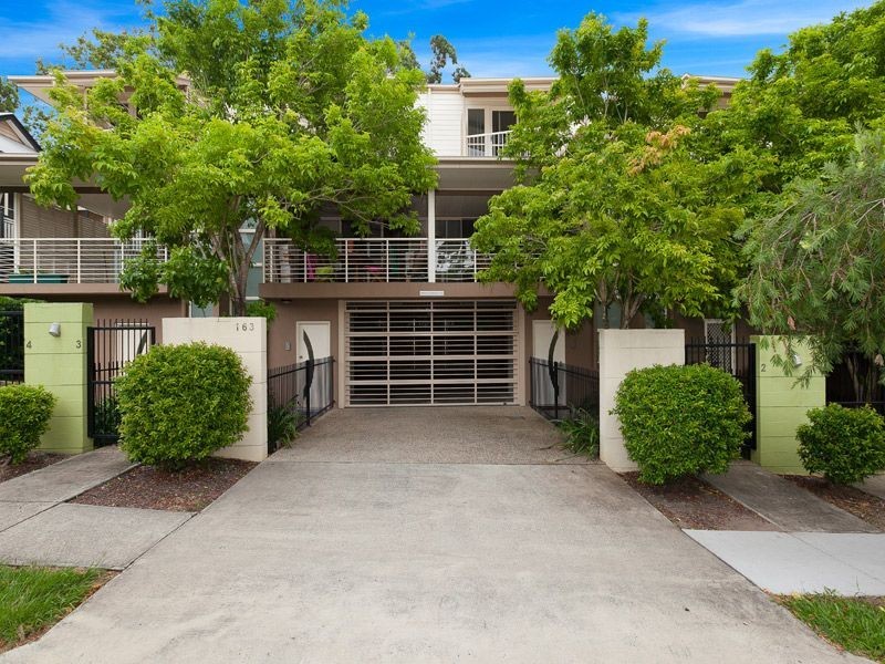 1/163 Central Avenue, Indooroopilly QLD 4068