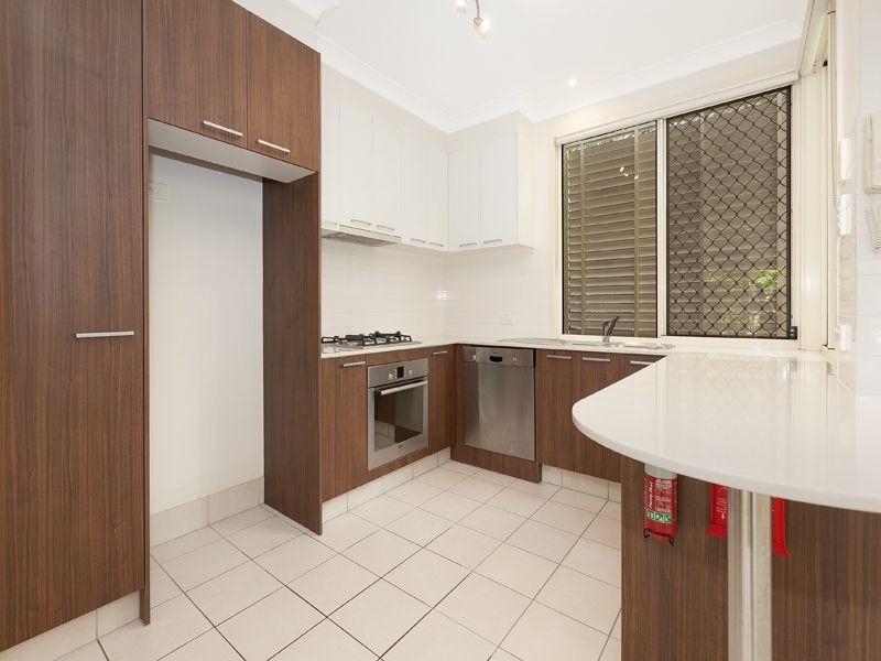 1/163 Central Avenue, Indooroopilly QLD 4068