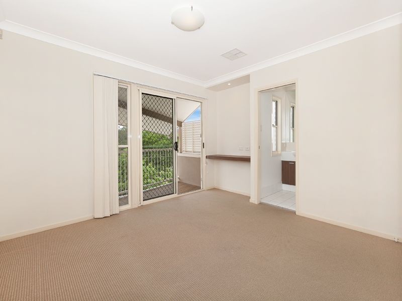 1/163 Central Avenue, Indooroopilly QLD 4068