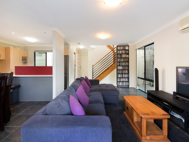 3/106 Juliette Street, Greenslopes QLD 4120