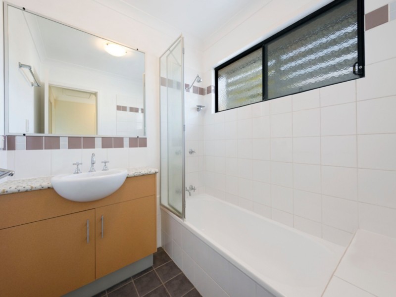 3/106 Juliette Street, Greenslopes QLD 4120