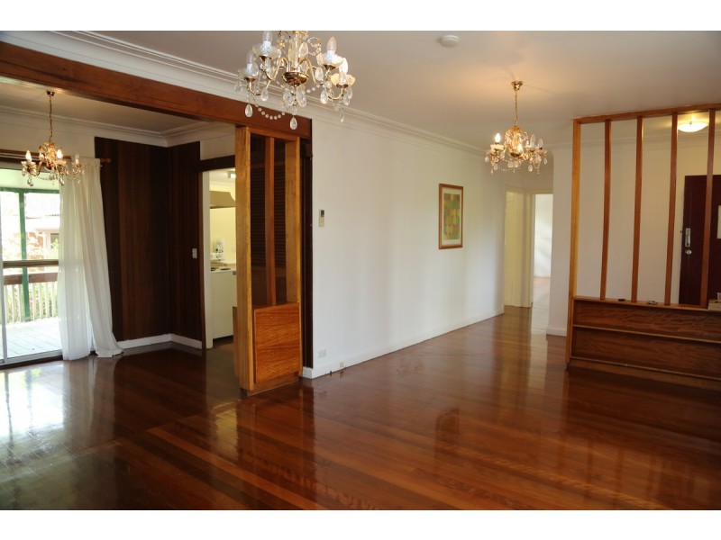 10 Gray Avenue, Corinda QLD 4075