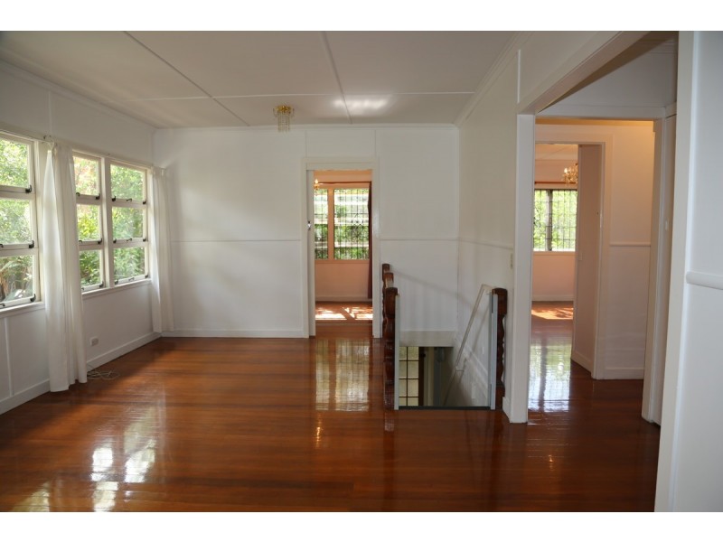 10 Gray Avenue, Corinda QLD 4075