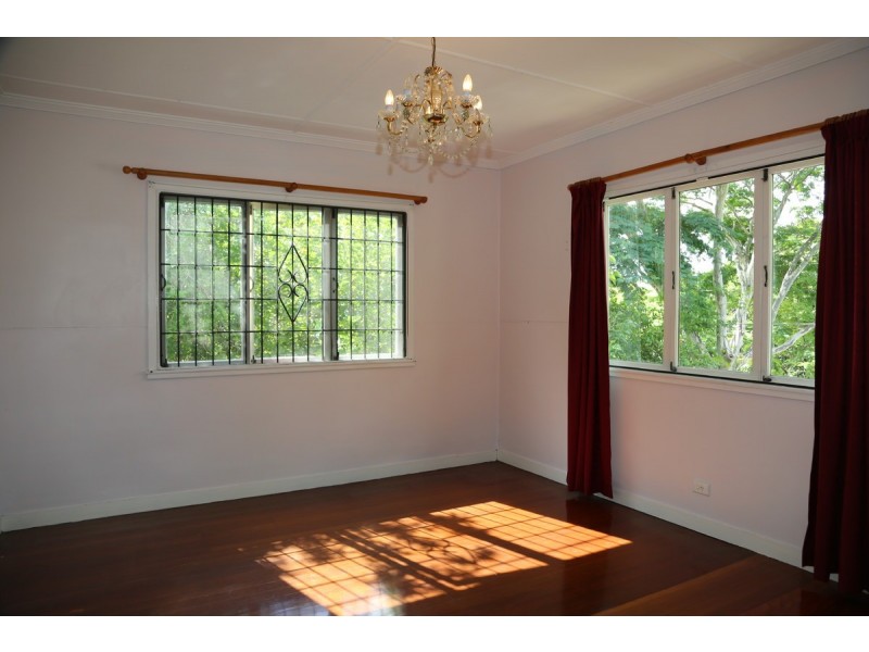 10 Gray Avenue, Corinda QLD 4075