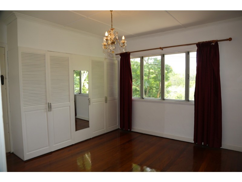 10 Gray Avenue, Corinda QLD 4075