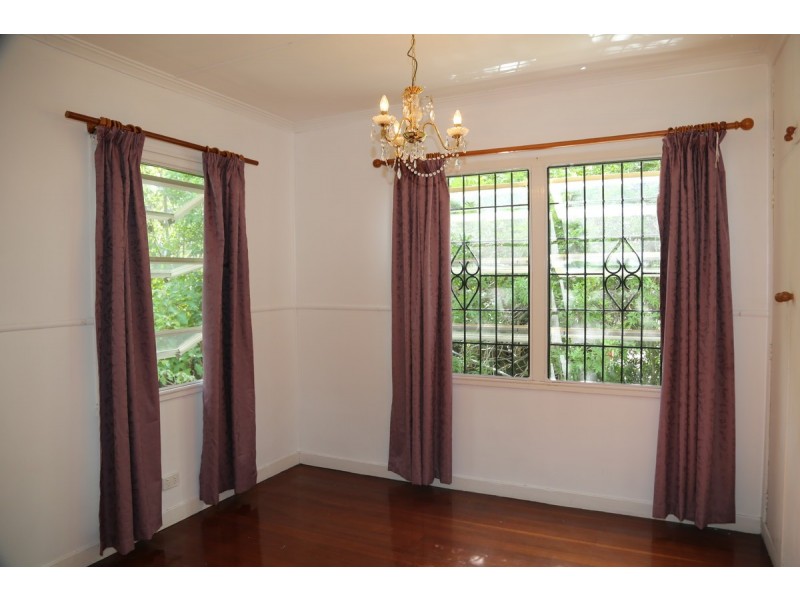 10 Gray Avenue, Corinda QLD 4075