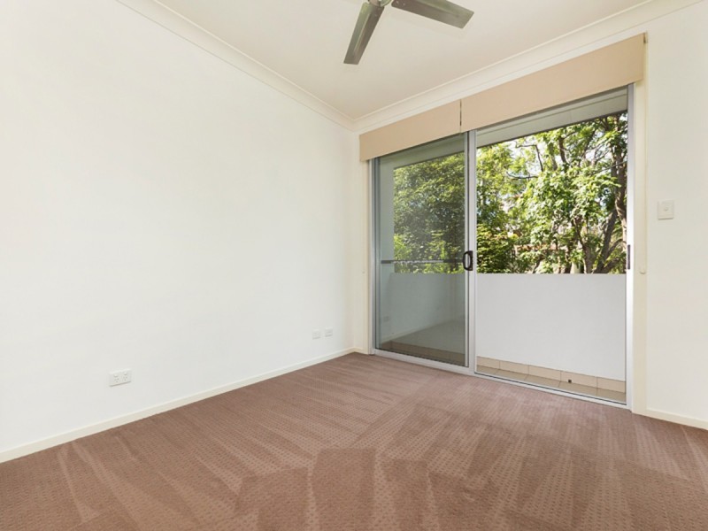 1/57 Sisley Street, St Lucia QLD 4067