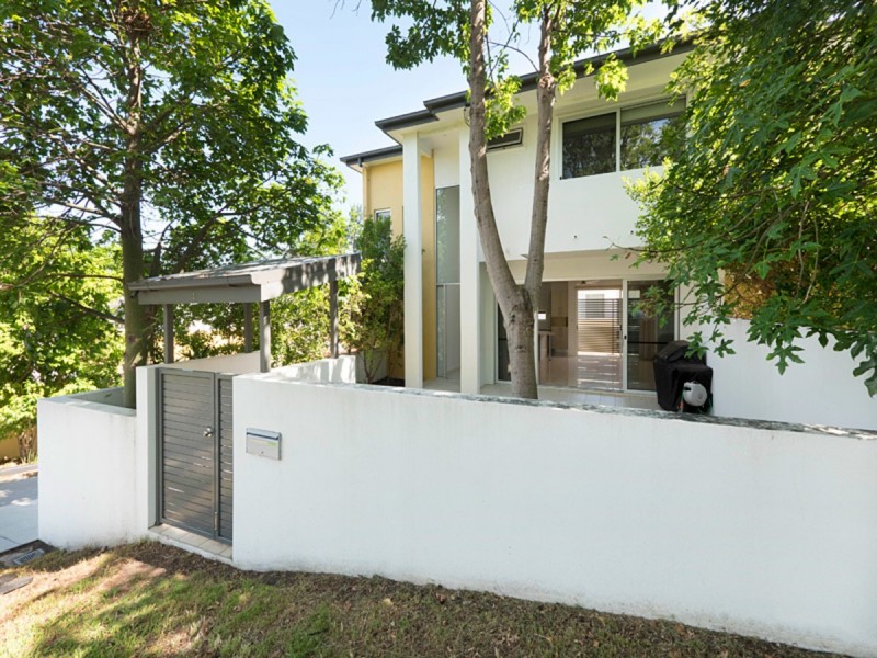 1/57 Sisley Street, St Lucia QLD 4067