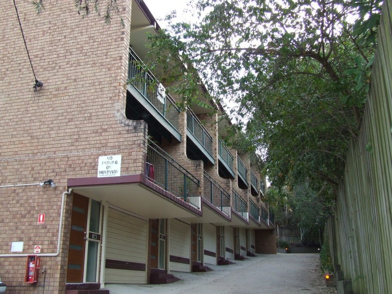 2/11 Lucinda Street, Taringa QLD 4068