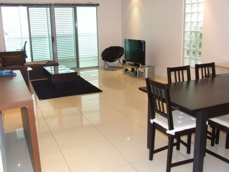 203/28 Dengate Lane, St Lucia QLD 4067