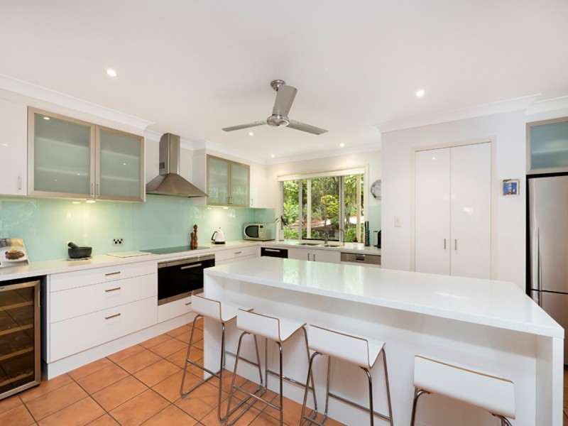 6 Westaway Crescent, Bellbowrie QLD 4070