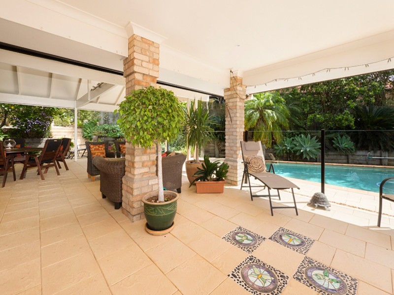 6 Westaway Crescent, Bellbowrie QLD 4070