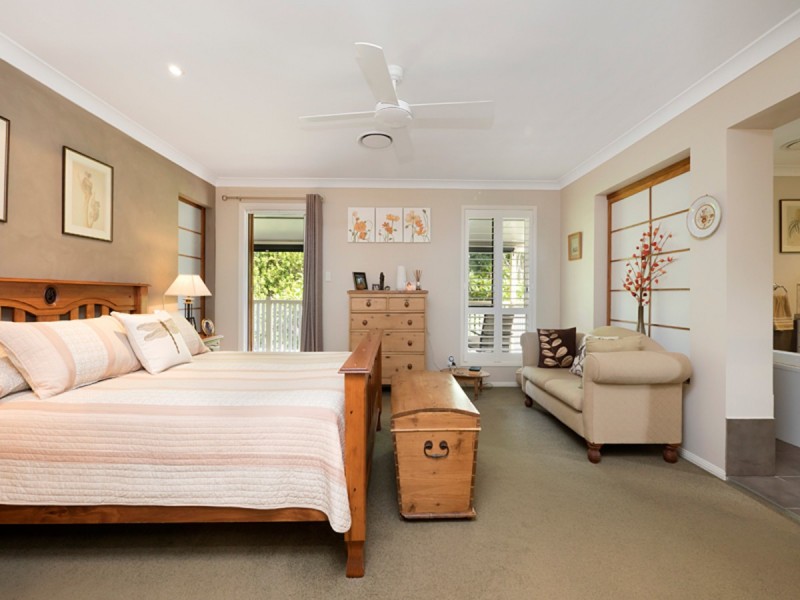 6 Westaway Crescent, Bellbowrie QLD 4070