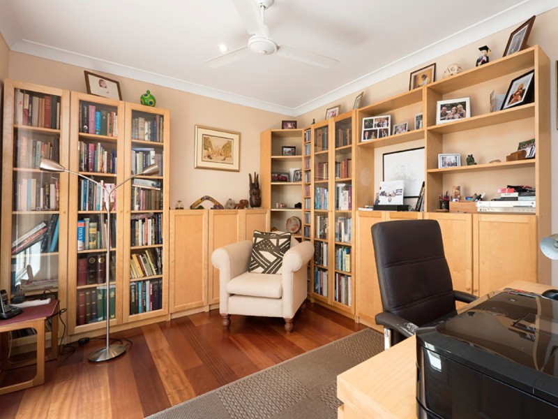 6 Westaway Crescent, Bellbowrie QLD 4070